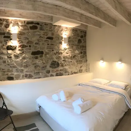 Villa Footpath House / ολόκληρο σπίτι στο μεγάλο χωριό