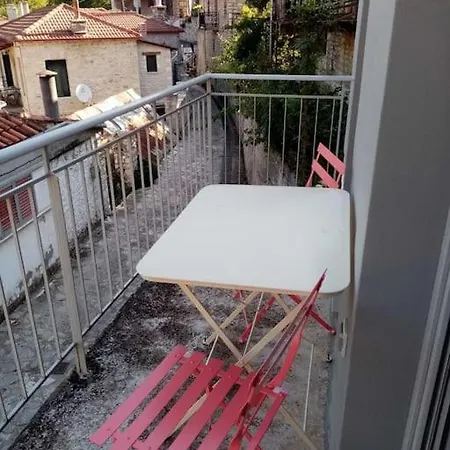 Footpath House / ολόκληρο σπίτι στο μεγάλο χωριό