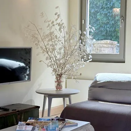 Villa Footpath House / ολόκληρο σπίτι στο μεγάλο χωριό *