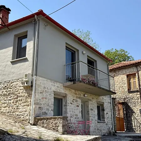 Villa Footpath House / ολόκληρο σπίτι στο μεγάλο χωριό *
